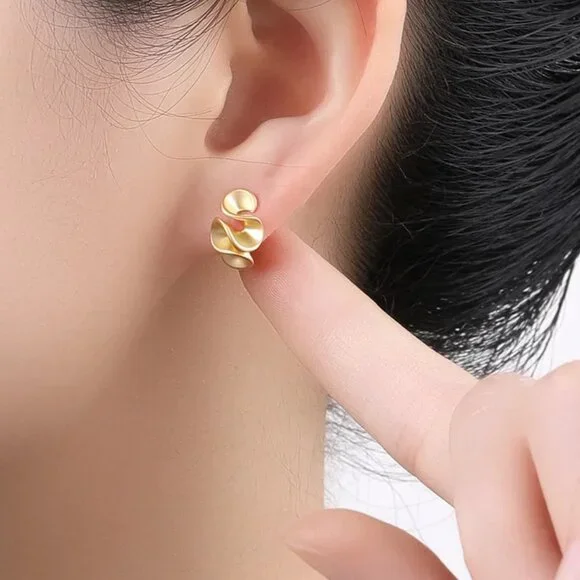 NEW Modernist 18K Plated Brushed Gold Squiggle Avant Garde Stud Earrings - Picture 2 of 4